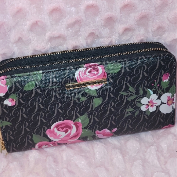 Rampage Handbags - ✨️SALE Rampage dual zippered wallet.